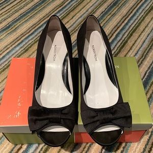 Girls size 3M Black Satin Bow dress shoes.
